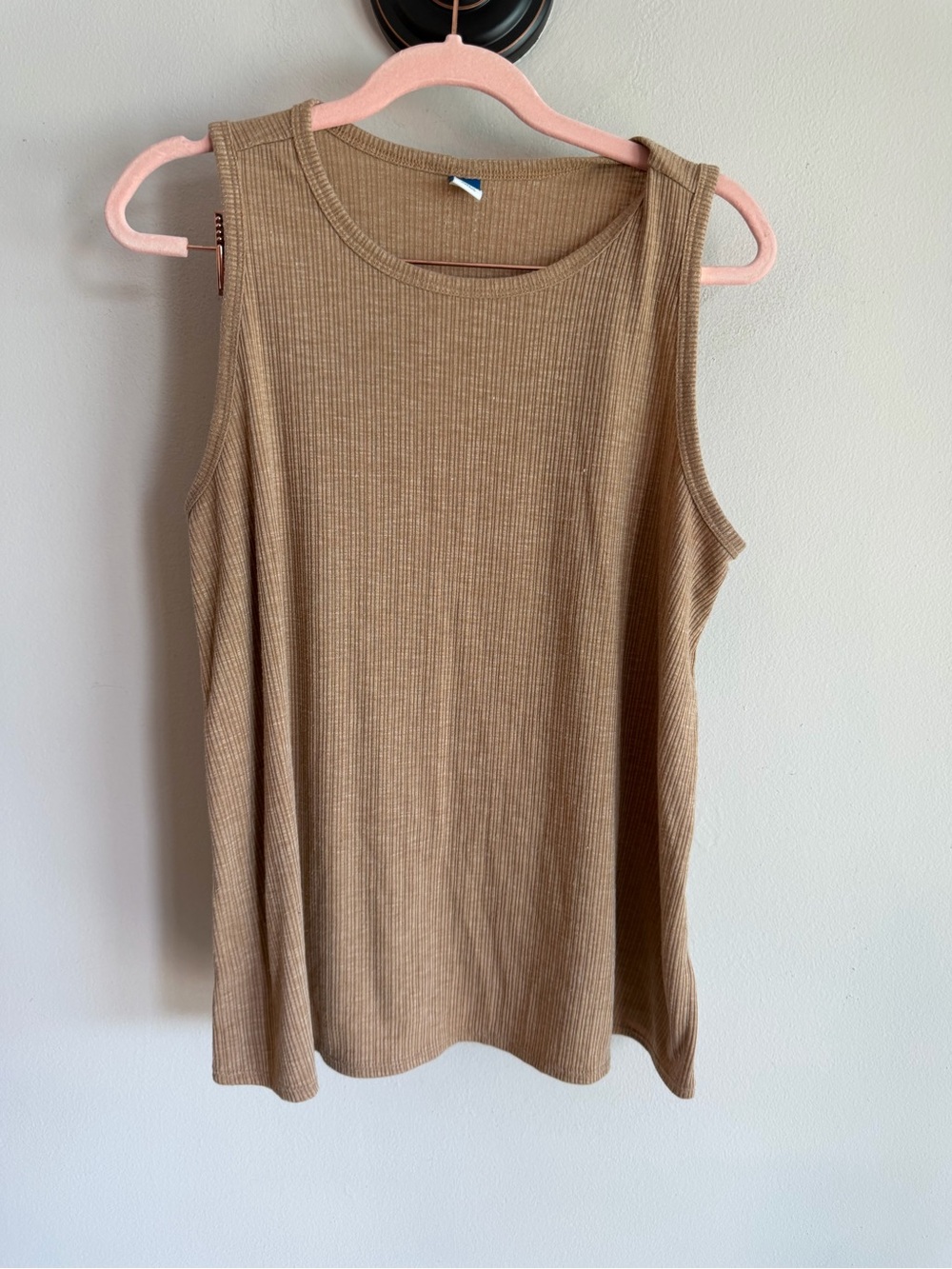 Old Navy Luxe Ribbed Tank Top Womens Medium Tan Brown Sleeveless Crew Neck Shirt